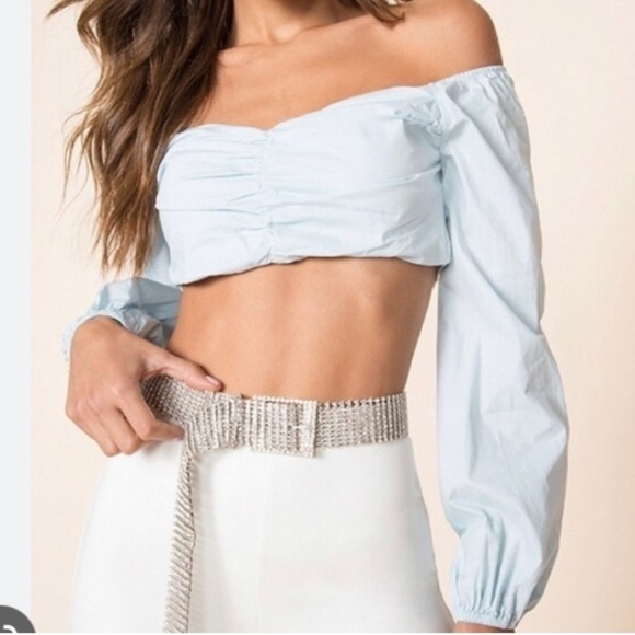 superdown Tops - SUPERDOWN Macy off the shoulder long sleeve crop top blue